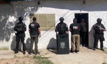 Fue en el marco de una investigación priorizada por la Unidad Fiscal Especial de Microtráfico. Secuestraron cocaína, dinero en efectivo y teléfonos celulares. Fue en el marco de una investigación priorizada por la Unidad Fiscal Especial de Microtráfico. Secuestraron cocaína, dinero en efectivo y teléfonos celulares.