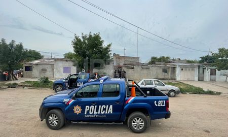 Un llamado al 911 advirtió a la policia de la situación. Un llamado al 911 advirtió a la policia de la situación.