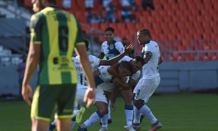 Rosario Central consiguió un gran triunfo en Mar del Plata, con miras a la definición de la Copa Maradona. Rosario Central consiguió un gran triunfo en Mar del Plata, con miras a la definición de la Copa Maradona.