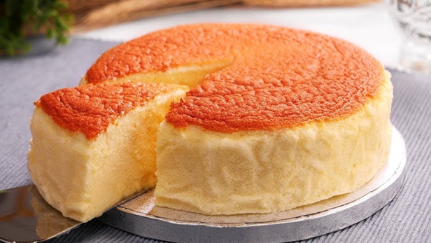Torta de yogur sin balanza: la receta fácil con un solo pote como medida.