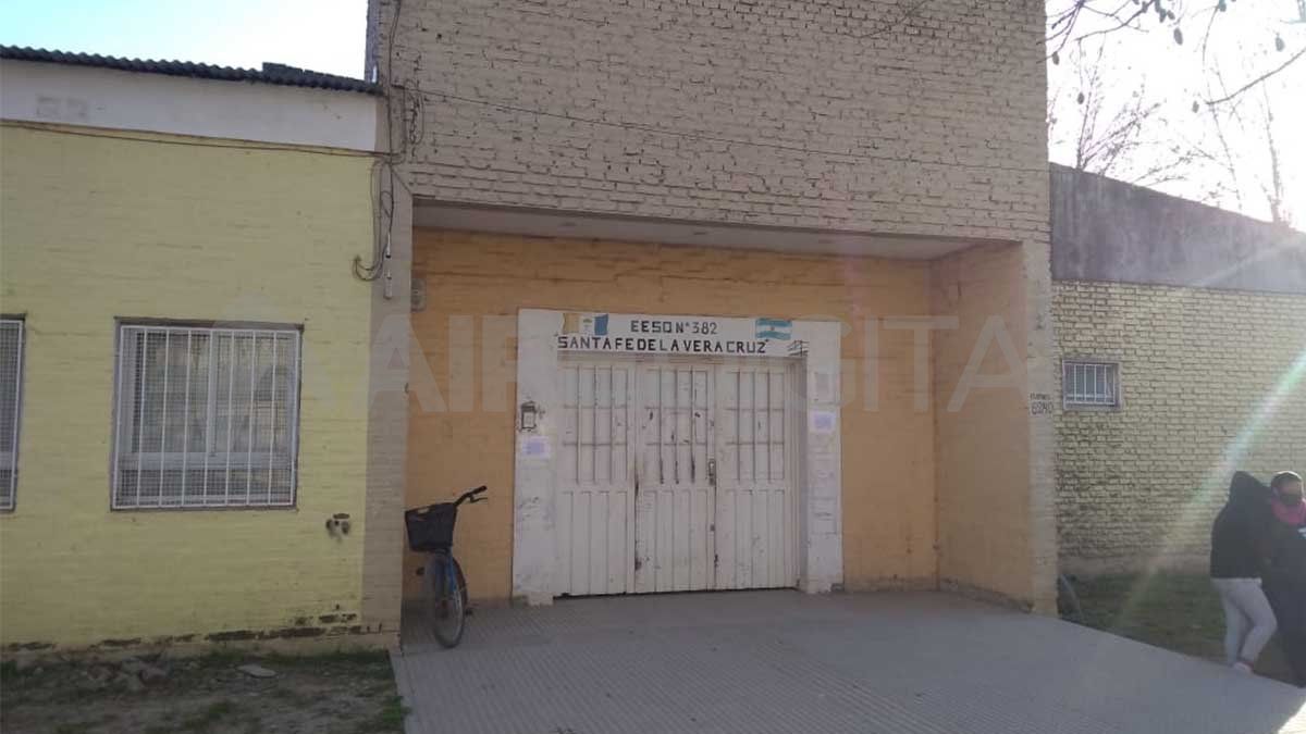 En plena siesta, robaron tres aires acondicionados en una escuela del barrio Acería