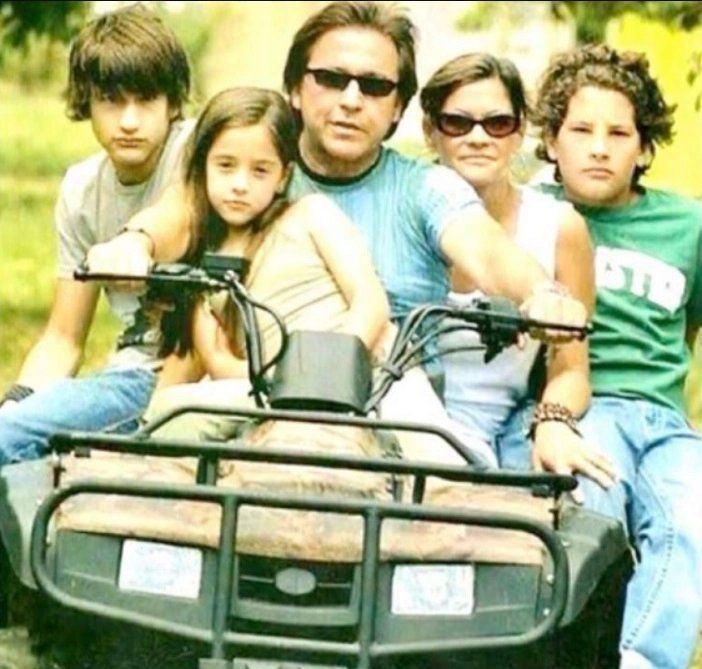 La familia de Ricardo Montaner y Marlene Salomé.