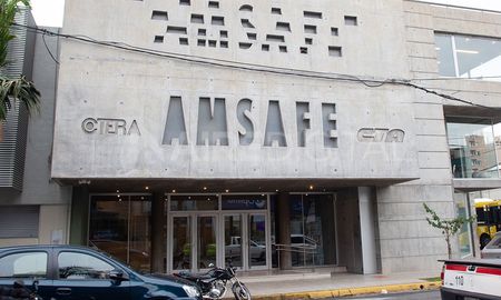 Amsafe volvió a reclamar que se discuta la cuestión salarial. Amsafe volvió a reclamar que se discuta la cuestión salarial.