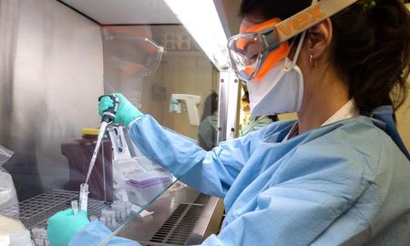 Las pruebas dieron negativas por coronavirus tanto para la paciente de barrio La Loma como para la mujer del geriátrico Santo Domingo. Las pruebas dieron negativas por coronavirus tanto para la paciente de barrio La Loma como para la mujer del geriátrico Santo Domingo.