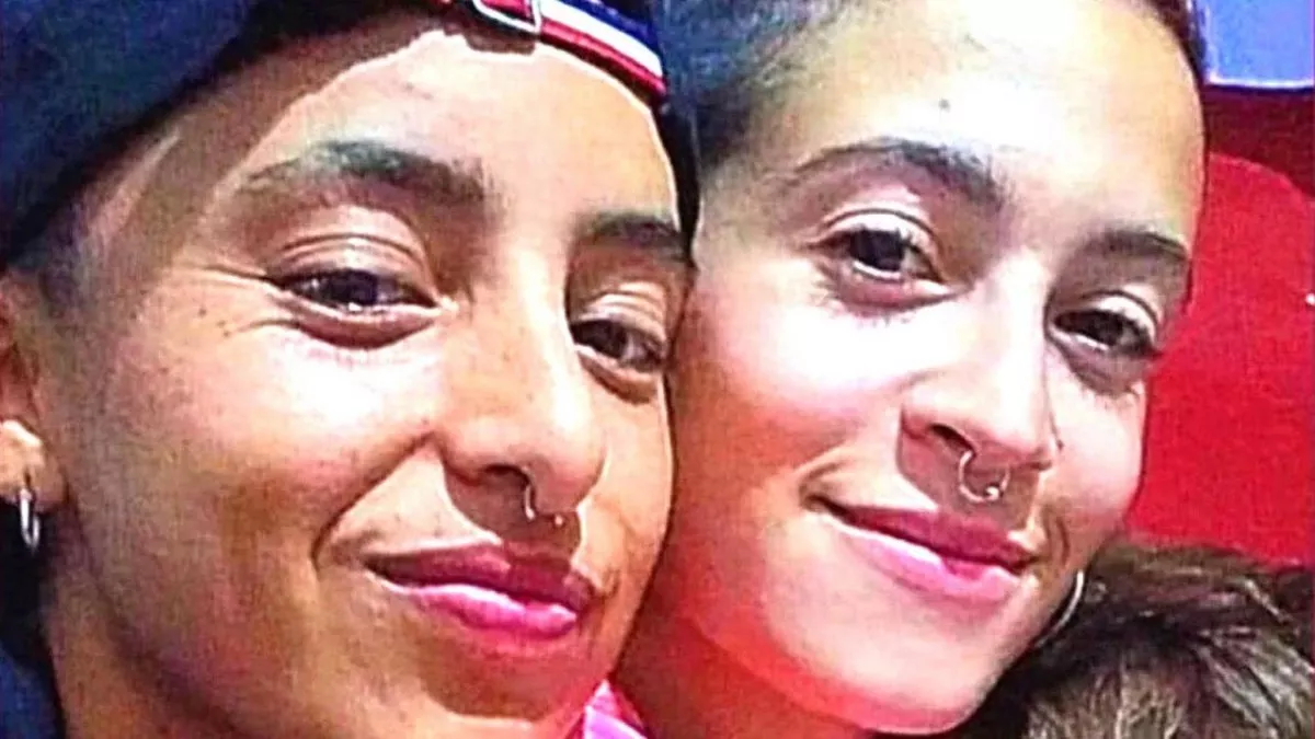Magdalena Esp&oacute;sito Valenti, su madre, y la pareja de ella, Abigail P&aacute;ez