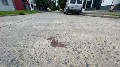 Lucha por su vida en el Cullen una mujer que fue atropellada por un vehículo que se fugó en barrio Los Hornos