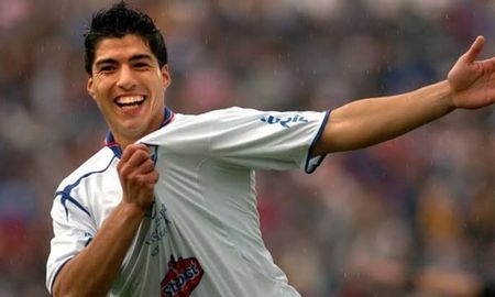 Luis Suárez confirmó este martes que volverá a Nacional de Montevideo a través de sus redes sociales. Luis Suárez confirmó este martes que volverá a Nacional de Montevideo a través de sus redes sociales.