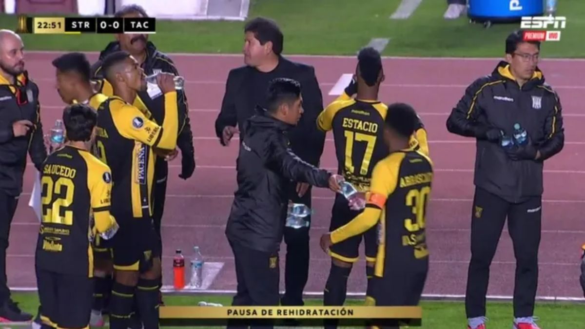 Diego Latorre, el comentarista estrella de la transmisora fue categórico sobre un cambio en el reglamento que causó polémica. Diego Latorre, el comentarista estrella de la transmisora fue categórico sobre un cambio en el reglamento que causó polémica.