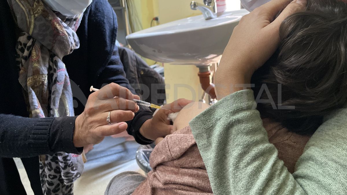 AIRE estuvo en el Hospital Alassia en el primer día de vacunación pediátrica contra el covid.