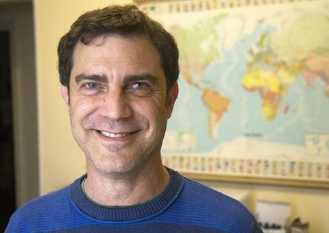 “La sociedad argentina sigue dividiéndose entre dos opciones útiles y descartando cualquier tercera opción”, sintetiza el politólogo Andrés Malamud. “La sociedad argentina sigue dividiéndose entre dos opciones útiles y descartando cualquier tercera opción”, sintetiza el politólogo Andrés Malamud.