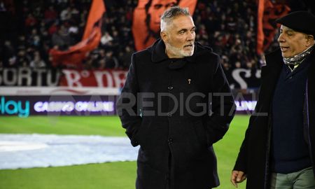 Sergio Rondina aguardará hasta último momento para definir el once titular de Colón para recibir a Arsenal. Sergio Rondina aguardará hasta último momento para definir el once titular de Colón para recibir a Arsenal.