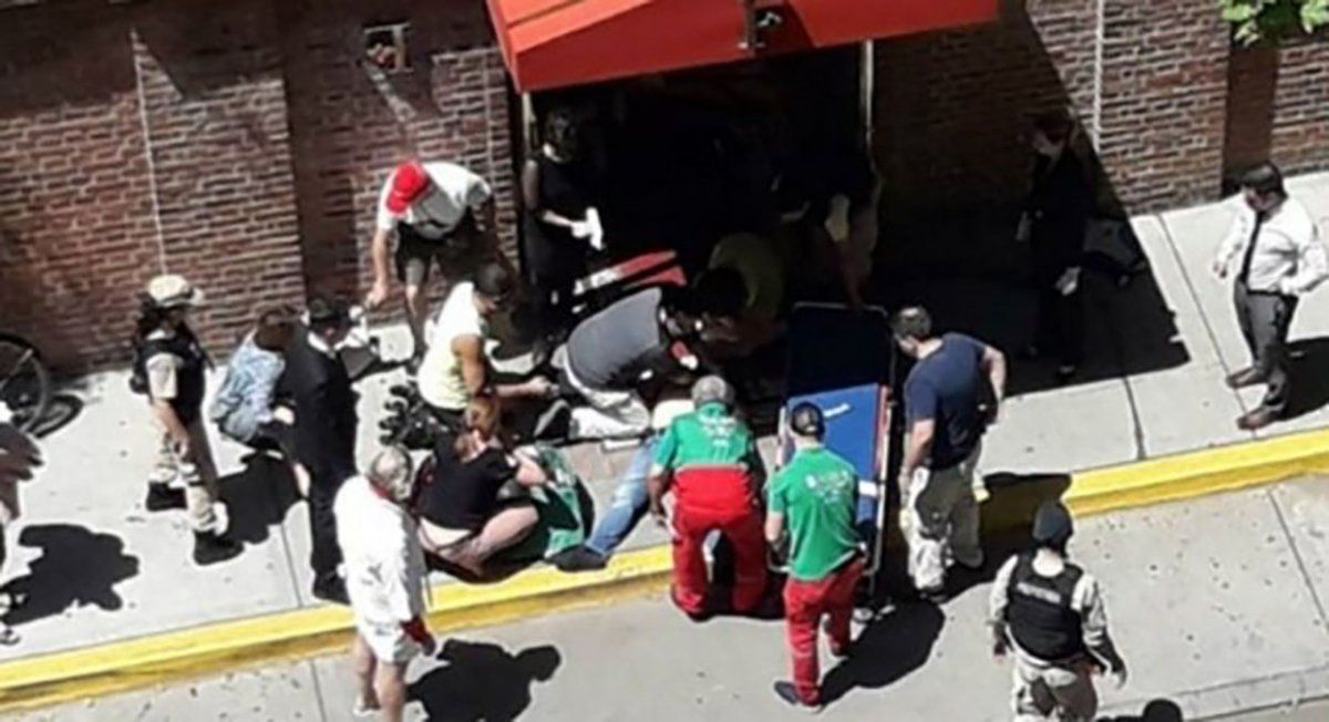 El turista ingl&eacute;s fue asesinado en la puerta del hotel donde se hospedar&iacute;a con su hijo