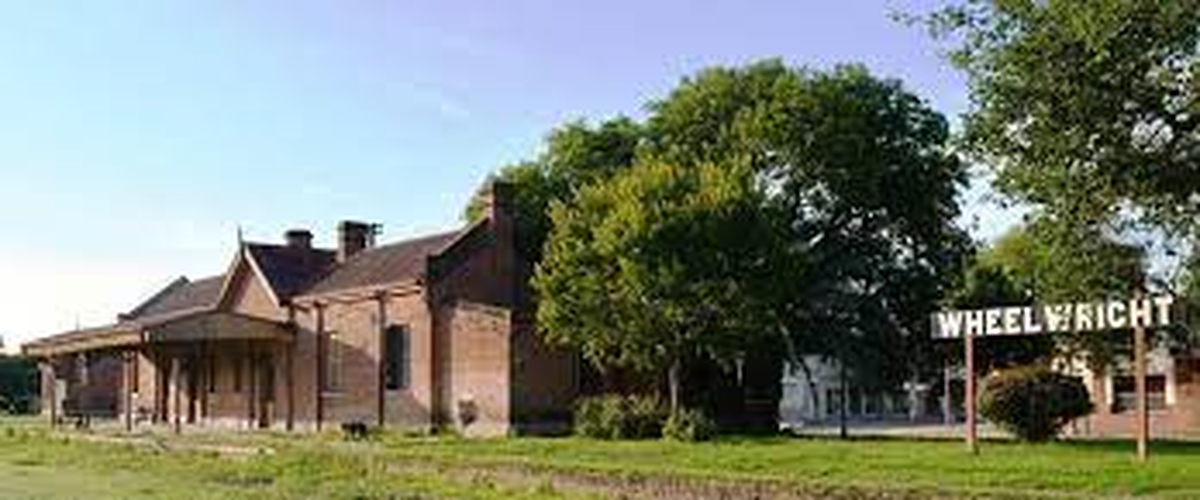 Wheelwright es un pequeño pueblo localizado en el departamento General López, provincia de Santa Fe, República Argentina.