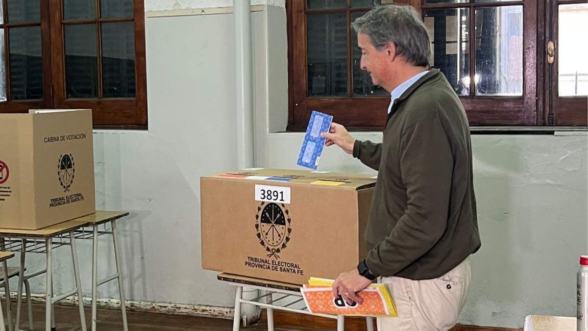 Nicolás Mayoraz votó en Rosario.