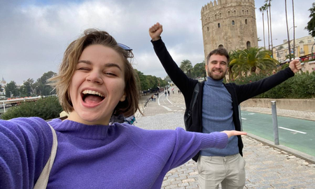 Eze y Anna, es el nombre que le pusieron a su canal de YouTube, en donde comparten sus aventuras y divertidas situaciones cotidianas. Eze y Anna, es el nombre que le pusieron a su canal de YouTube, en donde comparten sus aventuras y divertidas situaciones cotidianas.