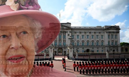 La reina se despidió del Palacio de Buckingham.