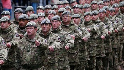 La mayoría de los militares británicos en Ucrania se encuentra en la ciudad de Yavorov, en la región de Lvov, y un pequeño grupo de oficiales permanece en la capital Kiev.