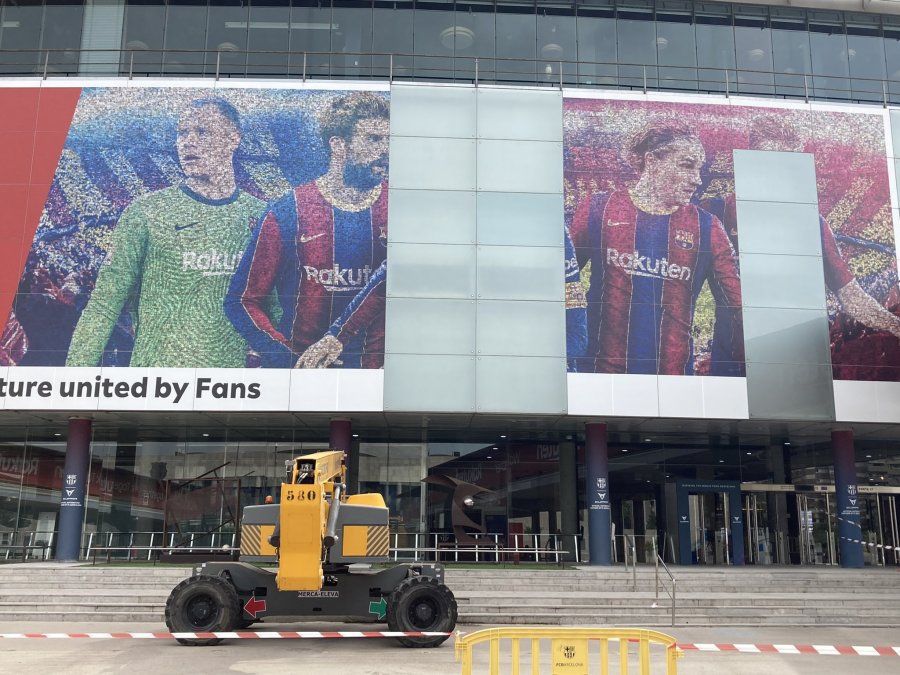 Barcelona comenzó la era post Lionel Messi, donde los hinchas dudan de sus posibilidades para ver a un equipo pujante en Europa.