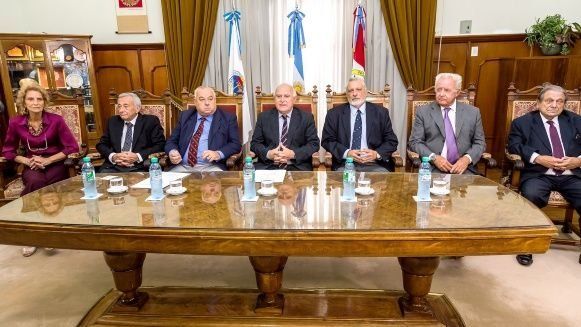 Radiografía de la desigualdad de género en los puestos de poder en Santa Fe