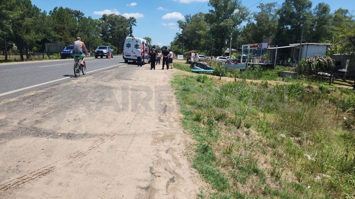 Accidente en la Ruta 1: chocaron dos camionetas y una terminó en la zanja