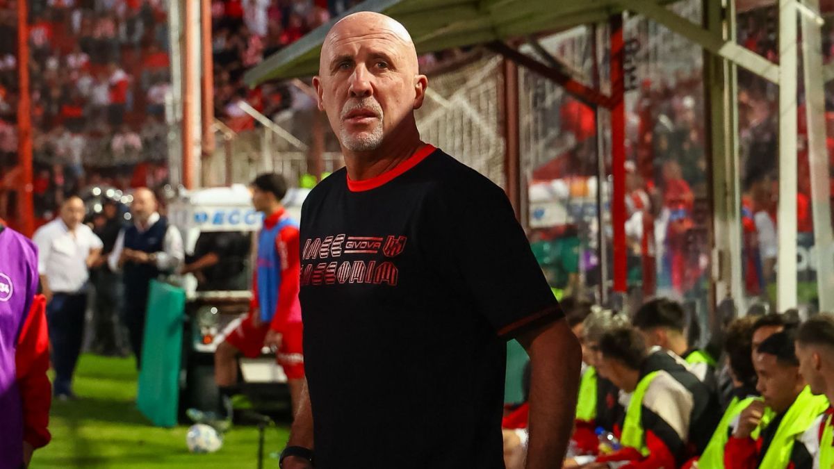 El gato Oldrá, el primer DT en dejar su cargo en el Torneo Apertura 2026. El gato Oldrá, el primer DT en dejar su cargo en el Torneo Apertura 2026.