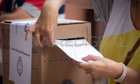 La Boleta presenta en una única papeleta a todos los candidatos, categorías de cargos y partidos políticos habilitados para la elección. La Boleta presenta en una única papeleta a todos los candidatos, categorías de cargos y partidos políticos habilitados para la elección.