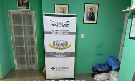 Gendarmería incautó casi 200 kilos de cocaína en el sur de Santa Fe Gendarmería incautó casi 200 kilos de cocaína en el sur de Santa Fe