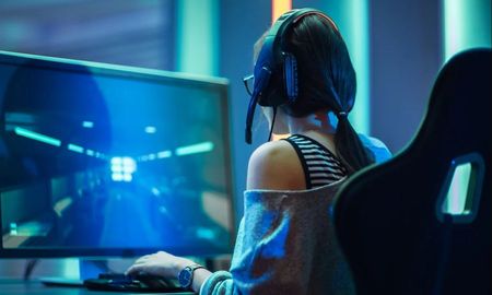 Cuestiones sociales como la misoginia y el machismo, también se encuentran presentes dentro de las comunidades de videojuegos. Cuestiones sociales como la misoginia y el machismo, también se encuentran presentes dentro de las comunidades de videojuegos.