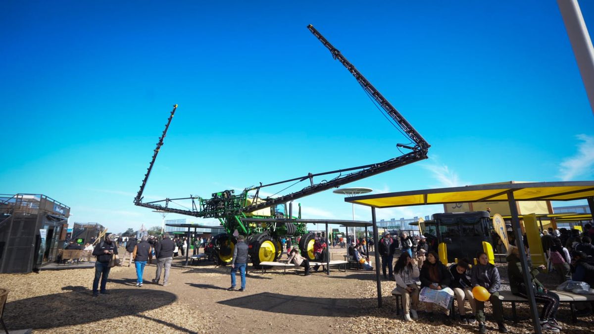 La innovación en maquinaria y la integración de datos de campo ofrecen una nueva perspectiva en la agricultura de precisión en Argentina. La innovación en maquinaria y la integración de datos de campo ofrecen una nueva perspectiva en la agricultura de precisión en Argentina.