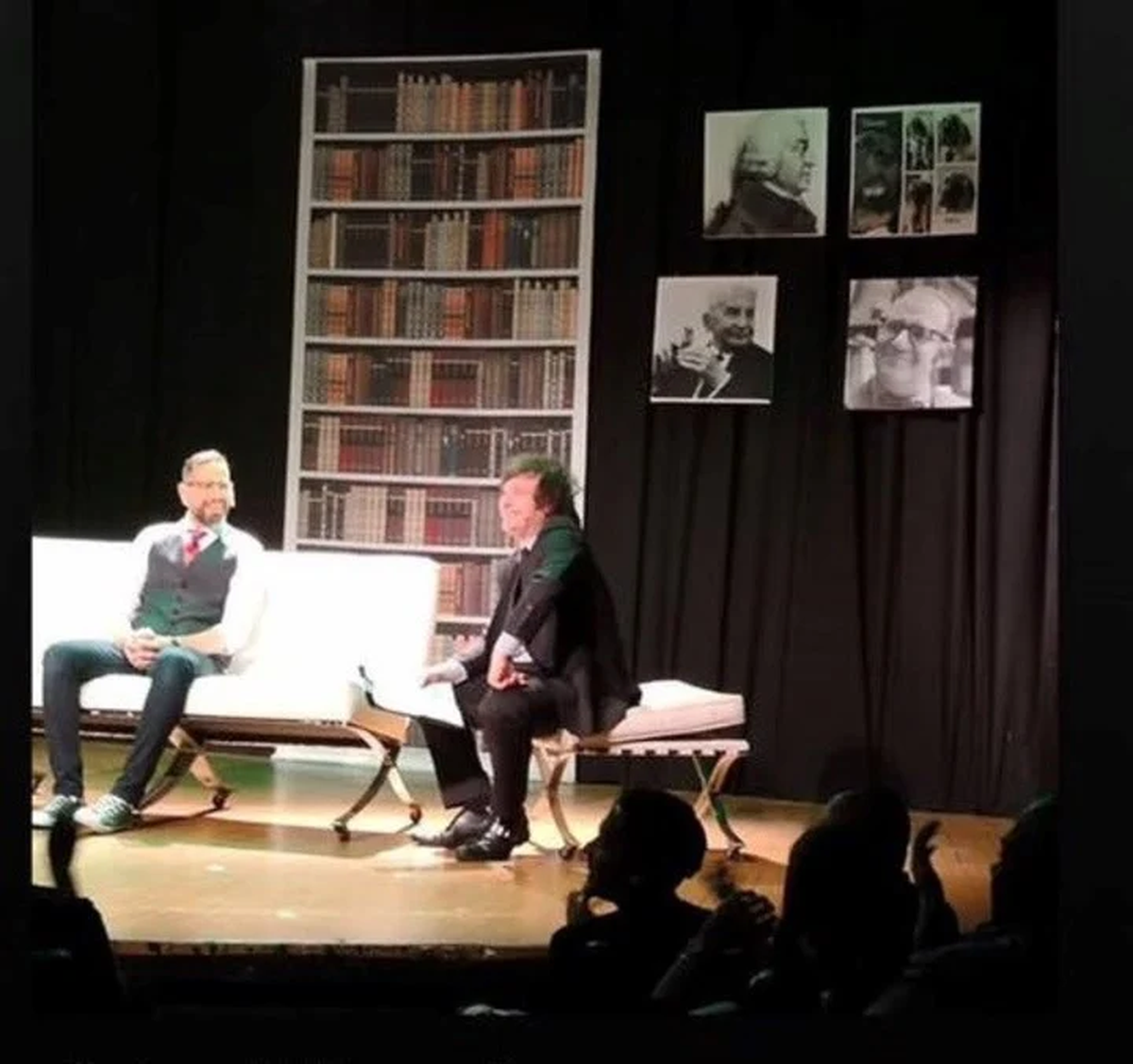 Javier Milei y Diego Sucalesca en "El Consultorio de Milei".