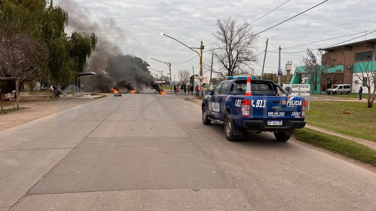 Se levantó el corte de tránsito en Teniente Loza a la altura del Mercado de Abasto