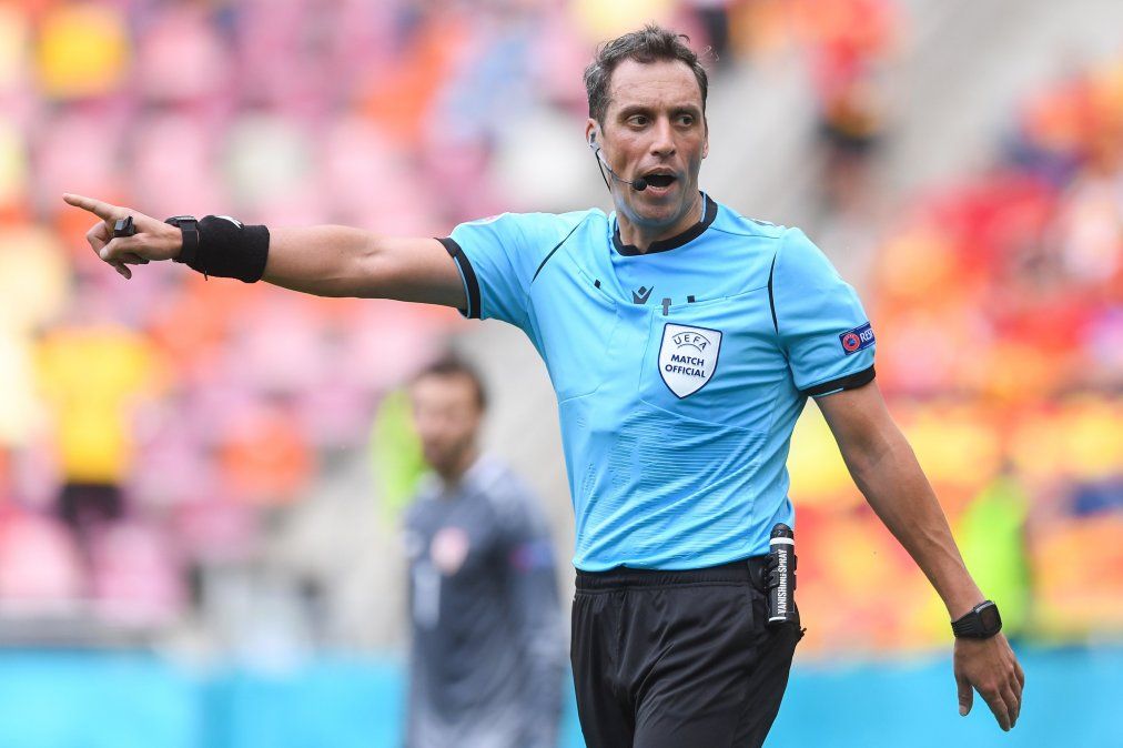Fernando Rapallini y Facundo Tello fueron los árbitros propuestos por AFA para dirigir en la Copa Mundial de Fútbol de 2022.