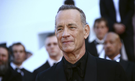 Furiosa reacción de Tom Hanks con un fan que empujo accidentalmente a su esposa Furiosa reacción de Tom Hanks con un fan que empujo accidentalmente a su esposa