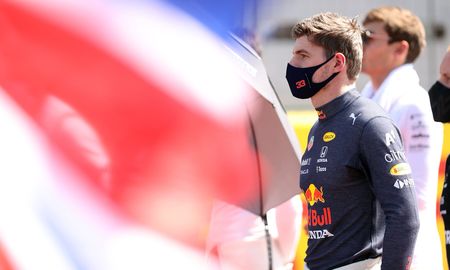 Max Verstappen se prepara para correr este domingo en Jeddah, donde podría obtener el título de la Fórmula 1 si le saca 18 puntos de diferencia a Lewis Hamilton. Max Verstappen se prepara para correr este domingo en Jeddah, donde podría obtener el título de la Fórmula 1 si le saca 18 puntos de diferencia a Lewis Hamilton.