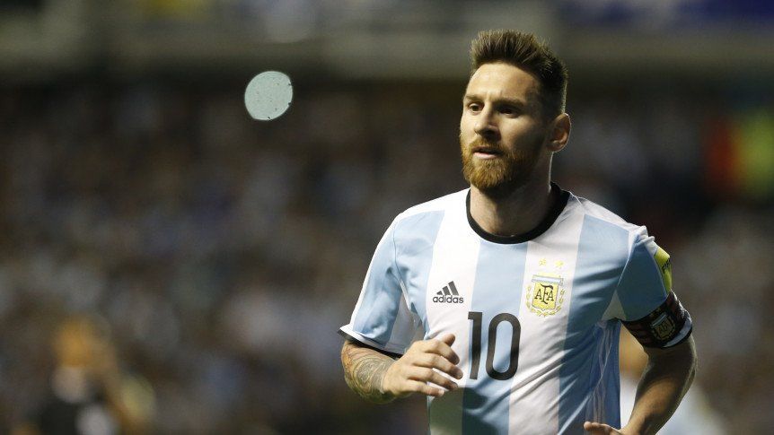 Argentina goleó con un hat-trick de Messi