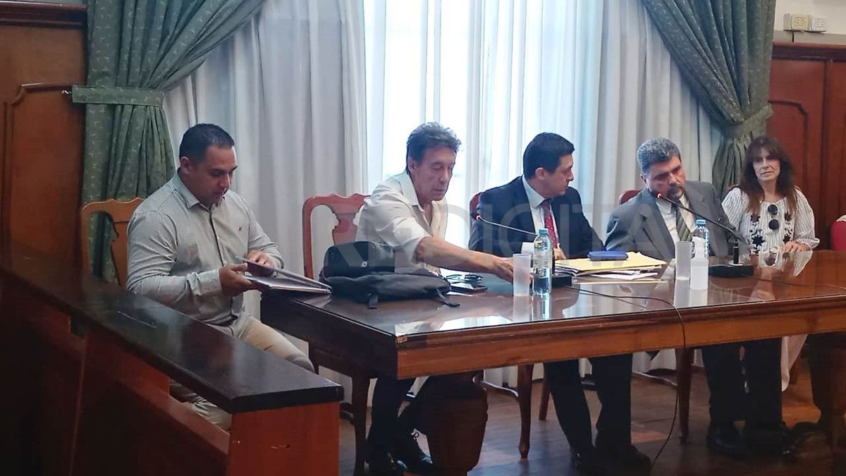 Lucas Paniagua y Horacio Darrás junto a los abogados Gustavo Abraham y Claudio Marano.
