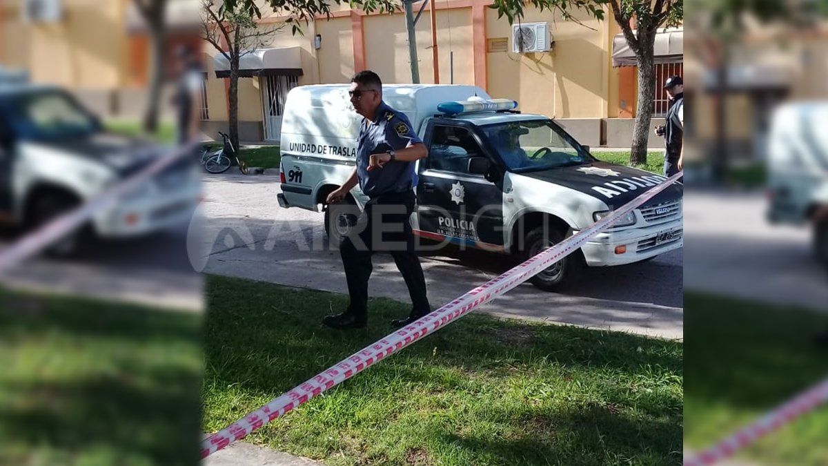 Cerca de las 7.30 personal policial arrib&oacute; al lugar para peritar la zona.&nbsp;