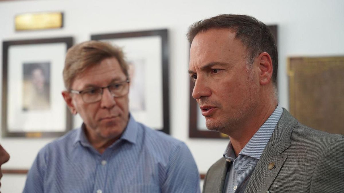 Lisandro Enrico, ministro de Obras P&uacute;blicas de Santa Fe, junto a Rodrigo Borla, senador del departamento San Justo.