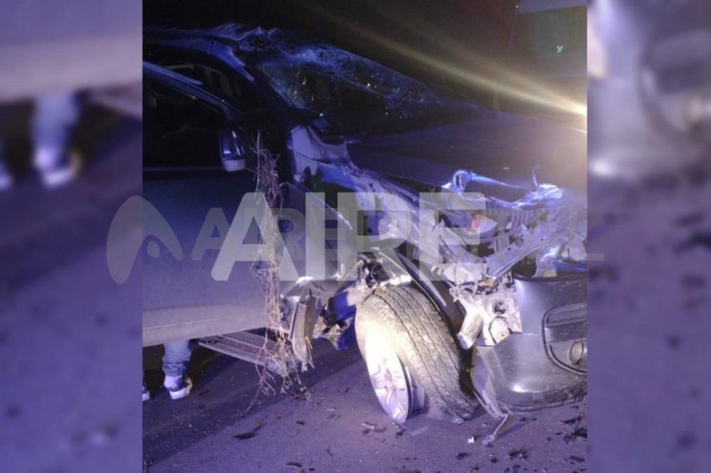 En la madrugada de este lunes un hombre de 51 años dio vuelcos con su camioneta sobre la circunvalación oeste a la altura de Recreo Sur.