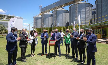 Este jueves, el presidente de la Nación, Alberto Fernández visitó la ciudad santafesina de Venado Tuerto donde realizó anuncios de importantes inversiones en materia económica. Este jueves, el presidente de la Nación, Alberto Fernández visitó la ciudad santafesina de Venado Tuerto donde realizó anuncios de importantes inversiones en materia económica.