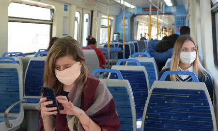 La Administración Nacional de Laboratorios e Institutos de Salud (ANLIS) Dr. Carlos G. Malbrán confirmó este viernes la detección de tres casos de influenza A (H3N2) correspondientes al subclado K en el país. La Administración Nacional de Laboratorios e Institutos de Salud (ANLIS) Dr. Carlos G. Malbrán confirmó este viernes la detección de tres casos de influenza A (H3N2) correspondientes al subclado K en el país.