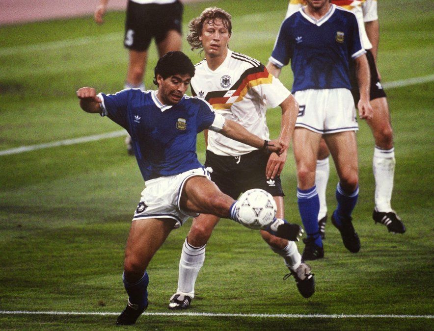 Argentina cay&oacute; en el partido definitorio del Mundial de Italia por 1-0