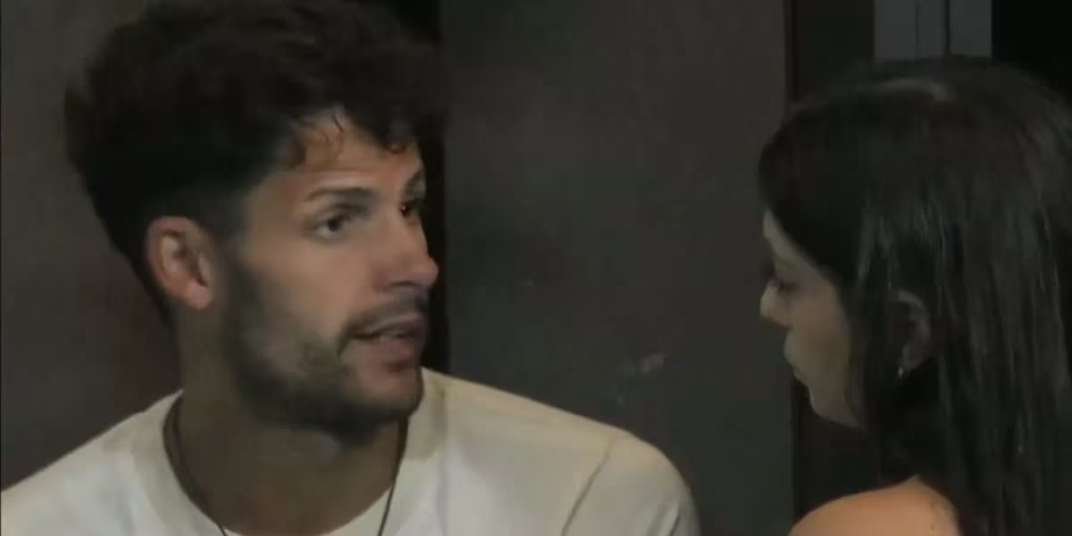Joel y Rosina hablaron de sus sentimientos e historia pasada en Gran Hermano. Joel y Rosina hablaron de sus sentimientos e historia pasada en Gran Hermano.