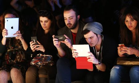 La adicción al celular es un fenómeno relativamente reciente que aún es difícil de diagnosticar y tratar. La adicción al celular es un fenómeno relativamente reciente que aún es difícil de diagnosticar y tratar.