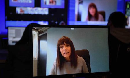 En el texto de seis puntos, firmado tras el encuentro, los legisladores y funcionarias reafirmaron el compromiso con la incorporación y fortalecimiento de la igualdad de género en los medios de comunicación públicos de la Argentina. En el texto de seis puntos, firmado tras el encuentro, los legisladores y funcionarias reafirmaron el compromiso con la incorporación y fortalecimiento de la igualdad de género en los medios de comunicación públicos de la Argentina.