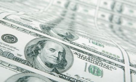 El dólar subió 3 centavos y termina la semana a $15,71