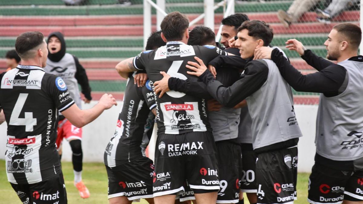 Estudiantes ganó y Colón quedó a seis del reducido.