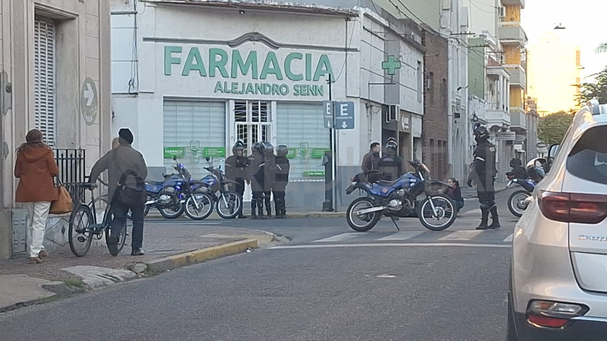 Accidente en la ciudad de Santa Fe: chocaron una camioneta y una moto