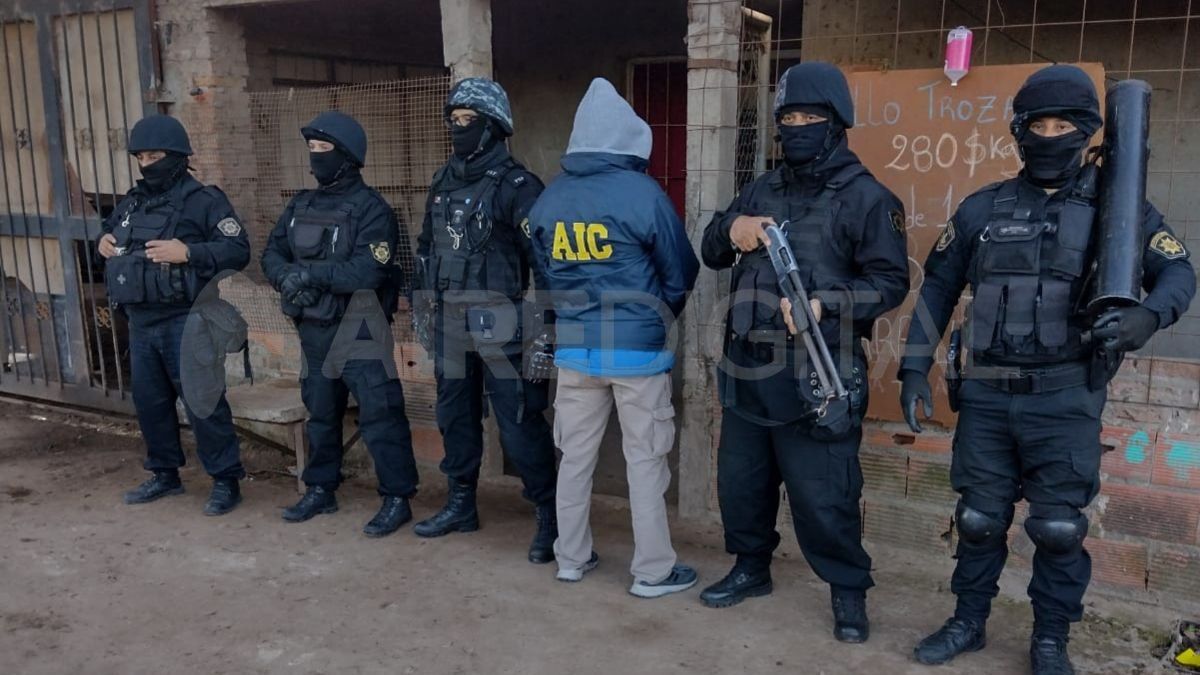 Cinco allanamientos simultáneos realizó la AIC en La Nueva Tablada