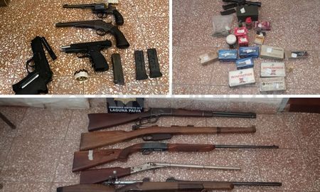 Un arsenal encontraron en dos allanamientos en Laguna Paiva Un arsenal encontraron en dos allanamientos en Laguna Paiva